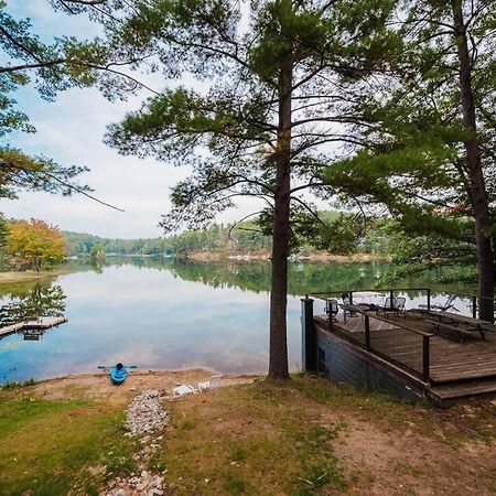 Cozy Cottage On Arbutus Lake Traverse Stadt Exterior foto