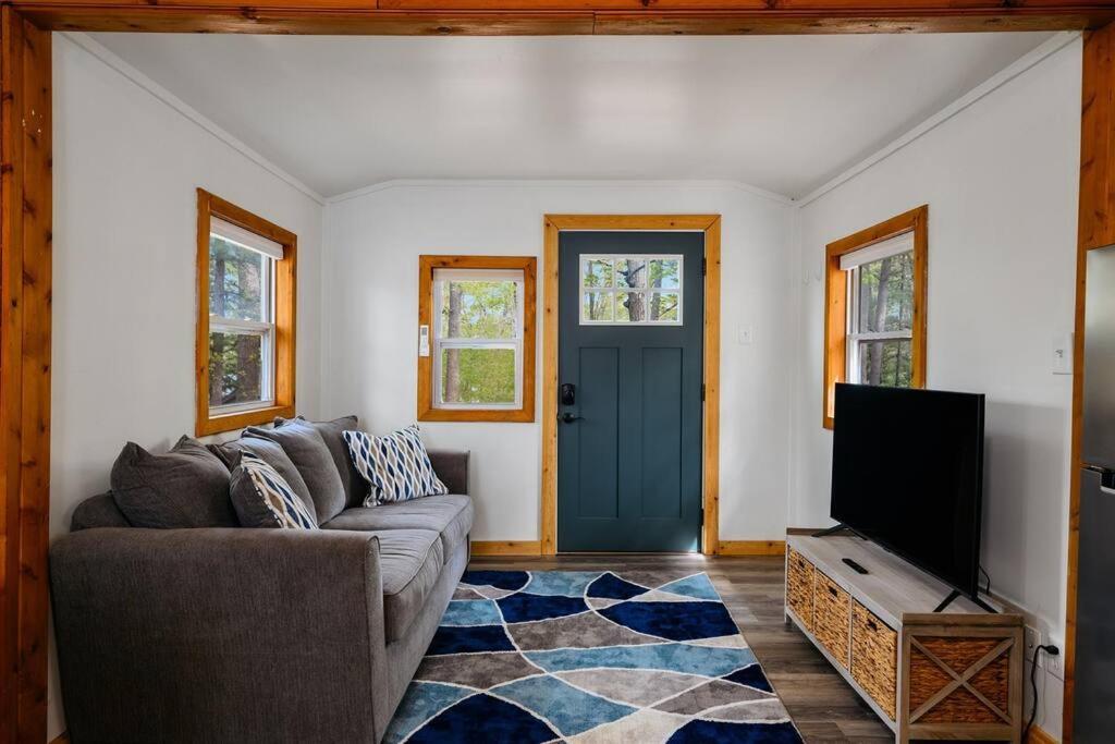 Cozy Cottage On Arbutus Lake Traverse Stadt Exterior foto